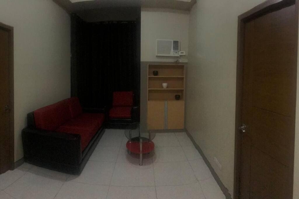 Lovely 2 Bed Room Condo Infront Of Naia Terminal 3 Manila Esterno foto