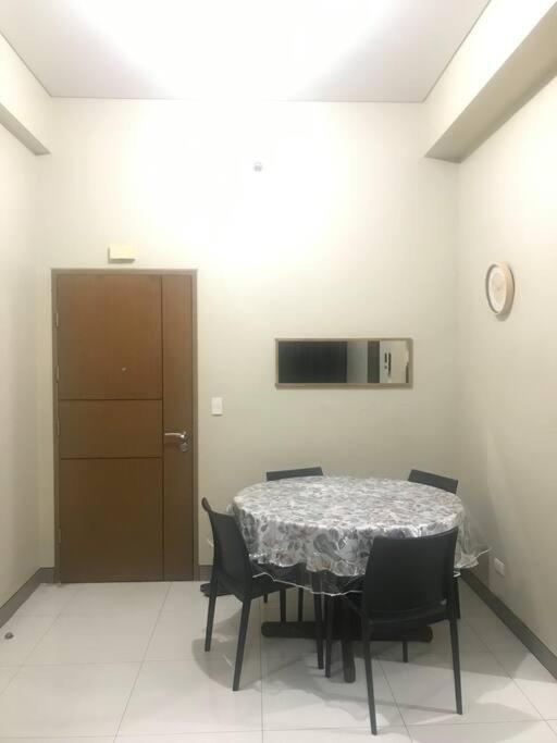 Lovely 2 Bed Room Condo Infront Of Naia Terminal 3 Manila Esterno foto