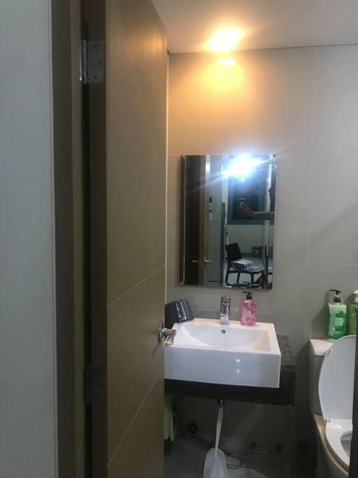 Lovely 2 Bed Room Condo Infront Of Naia Terminal 3 Manila Esterno foto