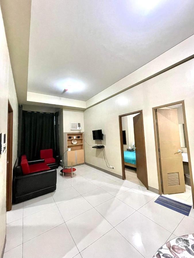 Lovely 2 Bed Room Condo Infront Of Naia Terminal 3 Manila Esterno foto